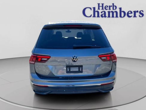 Used 2022 Volkswagen Tiguan SE image 11