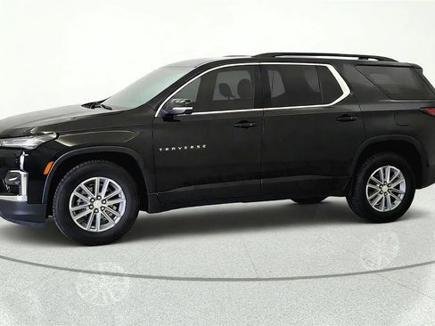 Used 2023 Chevrolet Traverse LT w/ Rear Camera Mirror Package AWD/4WD image 3
