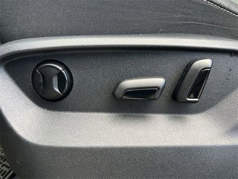 Used 2023 Volkswagen Atlas SE w/ Panoramic Sunroof Package image 12