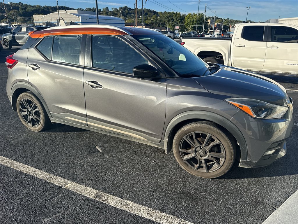 Used 2020 Nissan Kicks SR FWD image 3