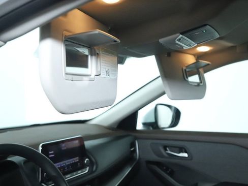 Used 2023 Nissan Rogue SV image 19