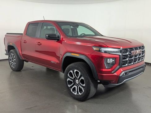 Used 2024 GMC Canyon AT4 w/ Canyon Safety Plus Package AWD/4WD image 2