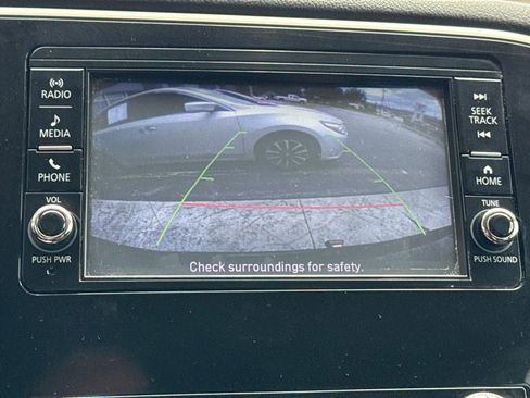 Used 2020 Mitsubishi Outlander ES image 19