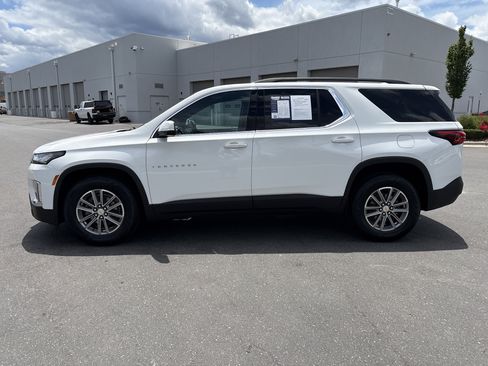 Used 2023 Chevrolet Traverse LT AWD/4WD image 6