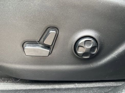 Certified 2016 Jeep Cherokee Limited image 18