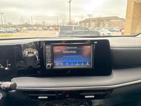 Used 2025 Nissan Kicks S image 14