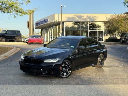 Used 2023 BMW M5 image 3