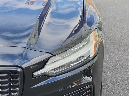 Certified 2023 Volvo S60 T8 Plus image 9