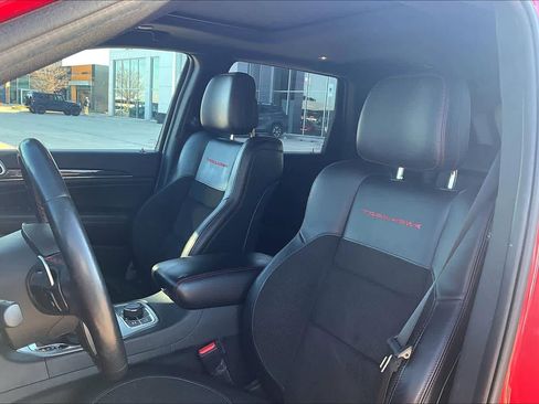 Used 2018 Jeep Grand Cherokee Trailhawk image 9