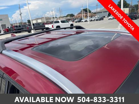 Used 2021 Toyota Highlander XLE FWD image 9