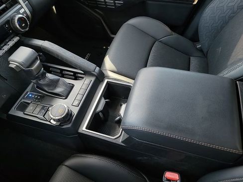 Used 2024 Toyota Tacoma Limited w/ Limited Package (LT) image 20