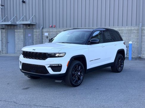 New 2025 Jeep Grand Cherokee Limited AWD/4WD image 3