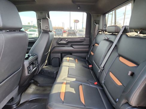 Used 2024 GMC Sierra 2500 AT4 w/ Technology Package image 10