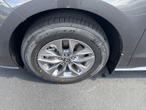 New 2025 Toyota Sienna XLE image 9