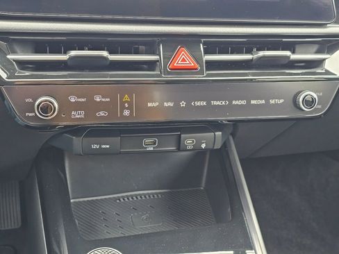 Certified 2023 Kia Niro Wind FWD image 16
