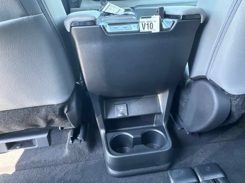 New 2026 Toyota Sienna XLE FWD image 31