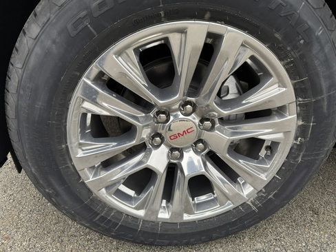 New 2026 GMC Yukon Denali w/ Sun & Power Step Package image 9