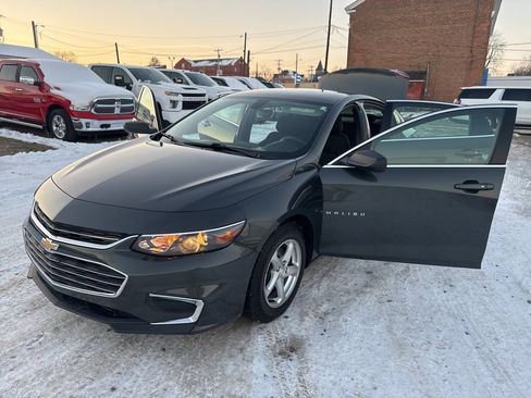 Used 2017 Chevrolet Malibu LS image 27