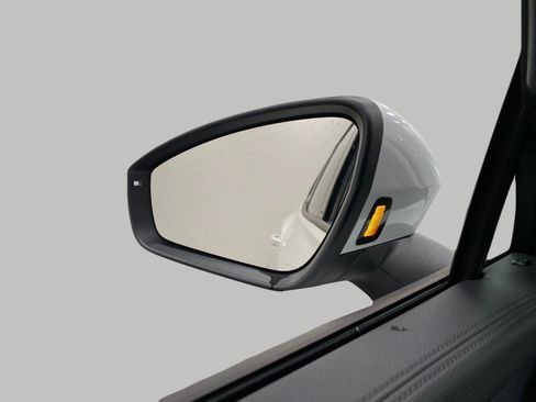 Certified 2026 Volkswagen Tiguan SE AWD/4WD image 19