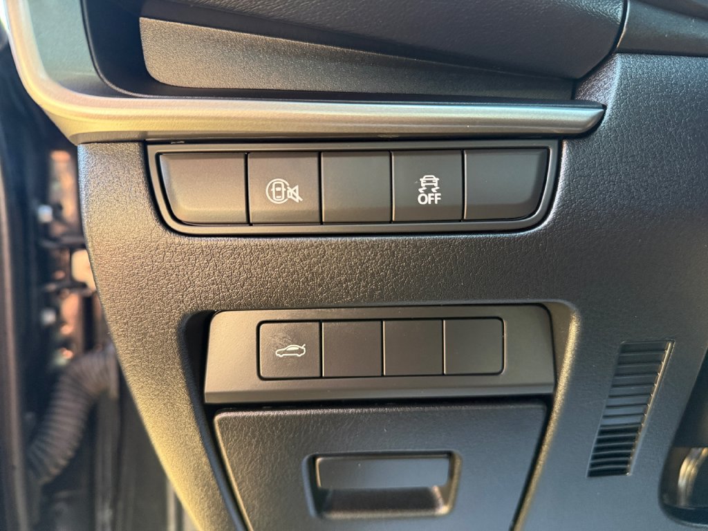 Used 2024 MAZDA MAZDA3 s FWD image 19