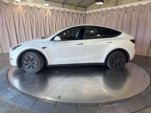 Used 2023 Tesla Model Y Long Range AWD/4WD image 8