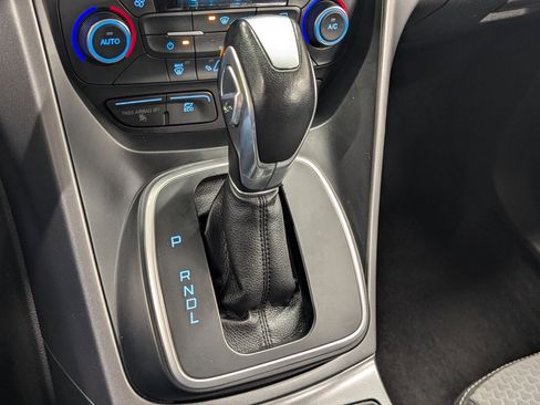 Used 2017 Ford C-MAX SE image 12