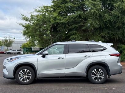 Used 2022 Toyota Highlander XLE