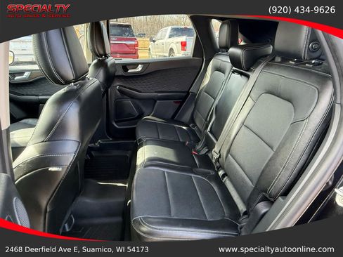 Used 2020 Ford Escape Titanium image 19