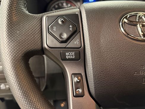 Used 2022 Toyota Tacoma TRD Sport w/ Technology Package AWD/4WD image 14