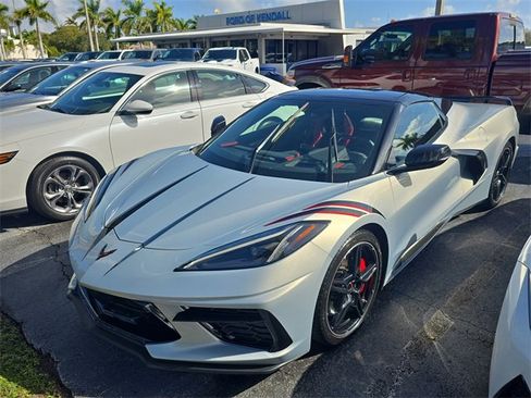 Used 2021 Chevrolet Corvette Stingray Premium Conv w/ Z51 Performance Package image 26