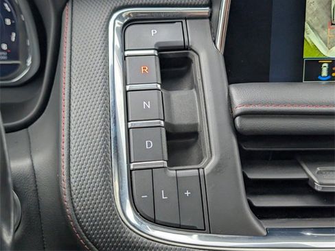 Used 2022 Chevrolet Suburban RST w/ Luxury Package image 22