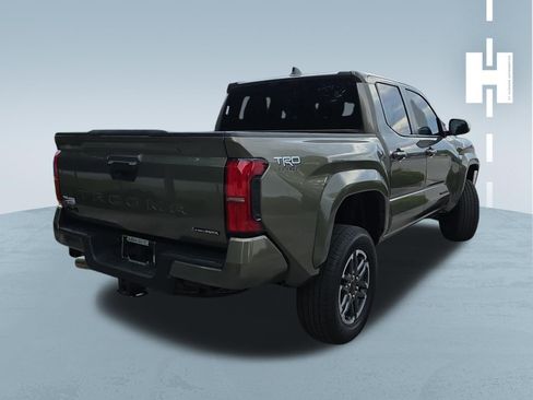 Used 2025 Toyota Tacoma TRD Sport AWD/4WD image 3