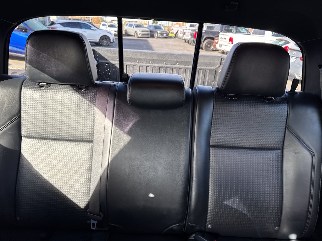Used 2018 Toyota Tacoma Limited AWD/4WD image 31