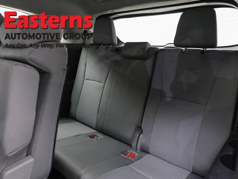 Used 2021 Toyota Highlander L AWD/4WD image 27