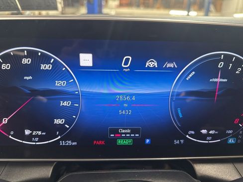 Used 2025 Mercedes-Benz GLC 350e GLC 350e image 16