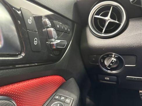 Certified 2020 Mercedes-Benz SLC 300 image 17