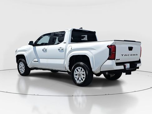Certified 2024 Toyota Tacoma SR5 AWD/4WD image 7