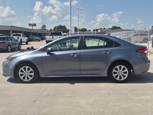 Used 2023 Toyota Corolla LE FWD image 3