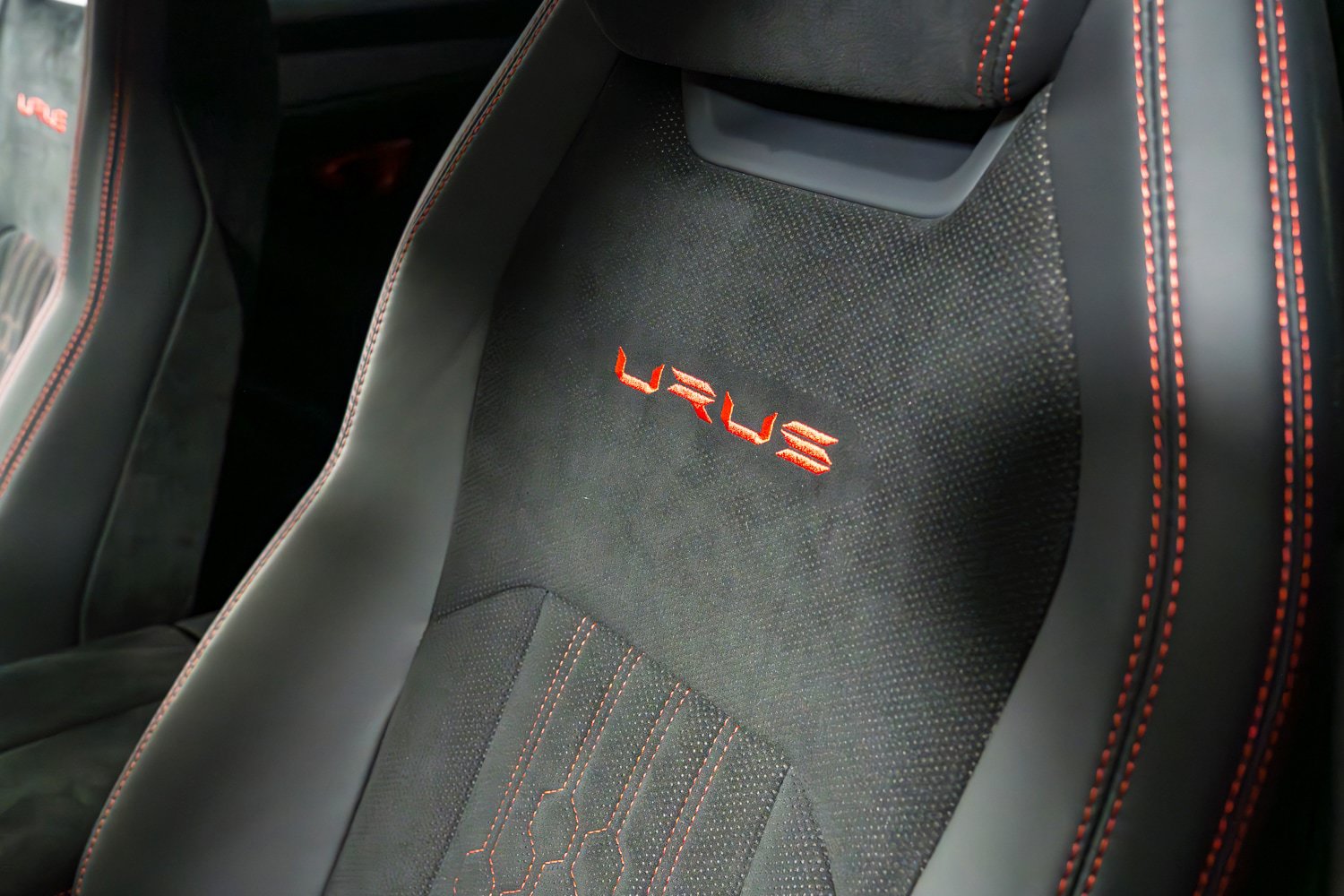 Used 2024 Lamborghini Urus Performante AWD/4WD image 46