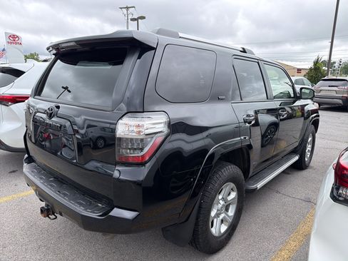 Used 2023 Toyota 4Runner SR5 Premium w/ Moonroof Package AWD/4WD image 7