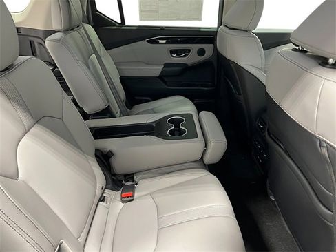 New 2025 Honda Pilot EX-L image 34