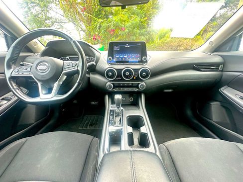 Used 2022 Nissan Sentra SV image 11