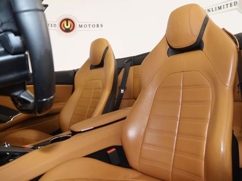Used 2018 Ferrari California T image 44