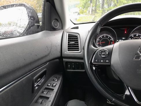 Used 2017 Mitsubishi Outlander Sport LE AWD/4WD image 17
