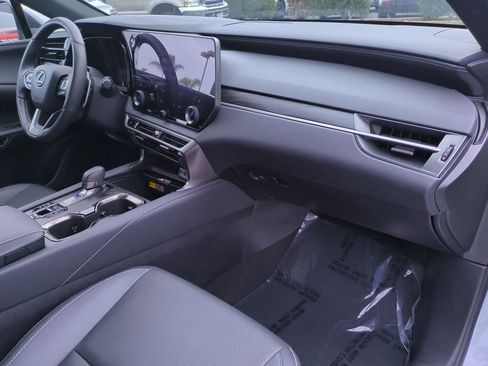 Certified 2025 Lexus RX 350h image 36