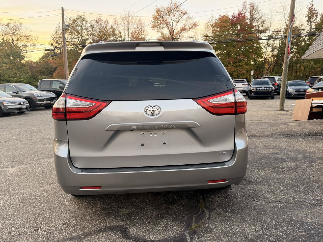Used 2017 Toyota Sienna LE FWD image 6