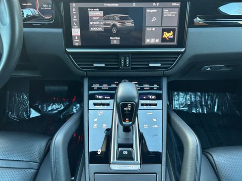 Used 2019 Porsche Cayenne image 13