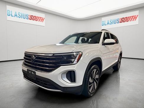 Used 2025 Volkswagen Atlas SE AWD/4WD image 7