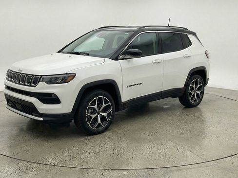 Used 2025 Jeep Compass Limited image 2