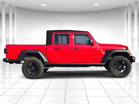 Used 2024 Jeep Gladiator Sport image 2